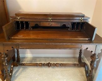 GR137   Multi Purpose Desk Top Open