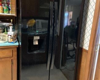 Kenmore side by side black fridge with ice/water in the door, 2018, clean and cold