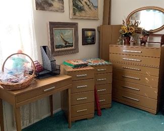 very cool mid century modern bedroom furniture from the 50s, Mengel "permanized" furniture