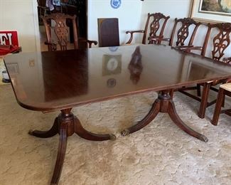 look at this vintage Thomasville conference table! It's been so well cared for it looks new! Brass claw feet and rollers, 2 leaves, table pads, 6 chippendale chairs (including one captain's chair)