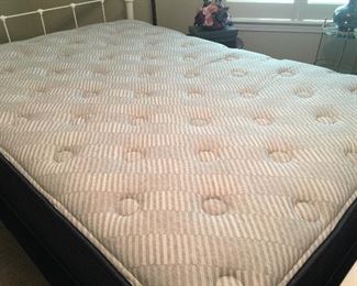 Full view of the Serta Perfect Sleeper mattress