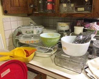 Vintage Pyrex, refrigerator box, Hamilton mixing bowl, coffee pot, glass