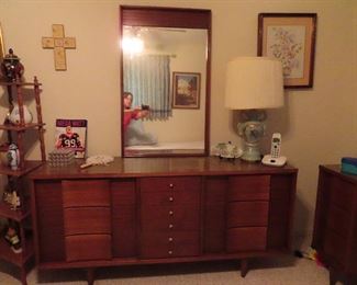 Full Picture of Dresser