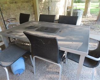 Outdoor Table & Chairs