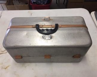 Really nice vintage Umco 1000A aluminum tackle Box. 