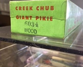 A closer take on the box.