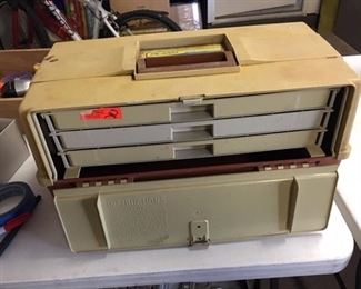 Three trays like the 747