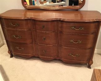 #47 Vintage Dressing Table with mirror lots of storage