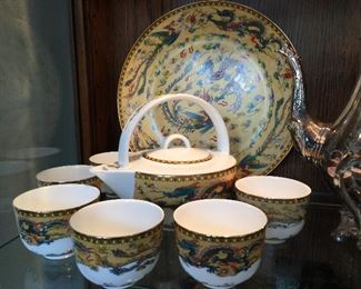 Beautiful dragon tea set