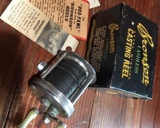 Vintage Bronson "Lashless" Reel in box