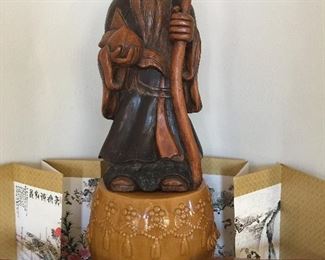 Figure of Shouxing, one of three stellar gods known collectively as Fulushou. He holds the peach of immortality.