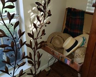Vintage Suitcase 
Hats
Decor