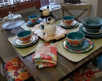 Dining Table with 4 Chairs 
Pioneer Woman Dishes
