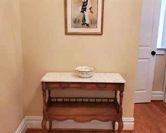 table: 32"x 36"w x 14"d, artwork: 21"h x 17"w