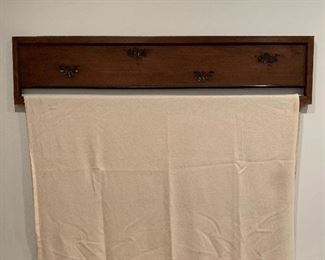 Quilt/blanket display