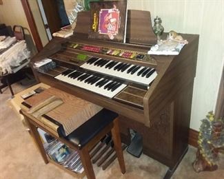 Thomas playmate color glo organ
Works