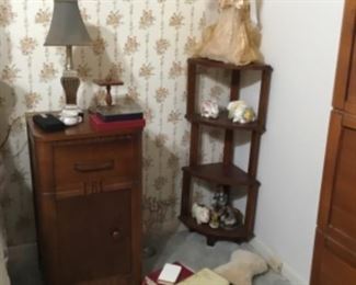Bedside table & shelf R of hall bathroom 