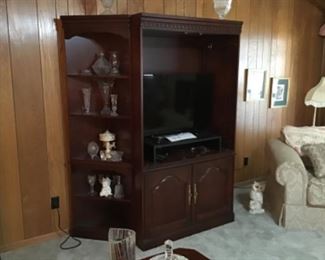 Entertainment center