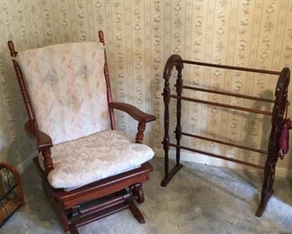 Rocking chair BR left of hall bathroom 