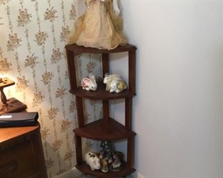 Shelf in BR right of hall bathroom 