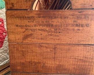 Antique Puffer Hubbard Wooden Folding Box - Minnesota.