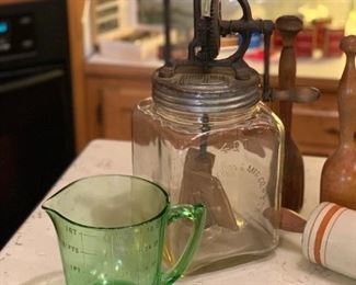 Daisy Glass Beater Jar