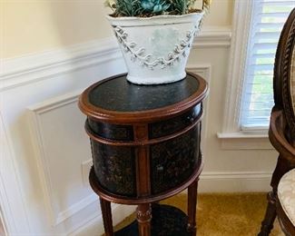 Side/Accent Table