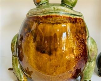 Pottery Frog Figurines