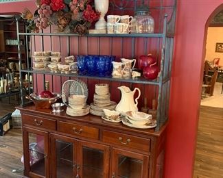 Lexington Baker's Rack/China Cabinet