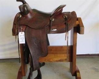 204	

Colorado Saddlery Denver Western Ranch Saddle
Vintage Colorado Saddlery Denver Western Ranch Saddle.  Model # 2571.  Needs some repairs.  