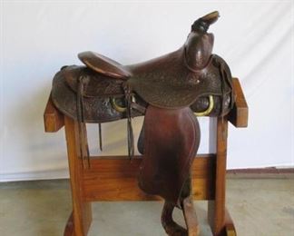 210
Vintage Guy Gooding Western Saddle
Vintage Guy Gooding 16" Western Saddle No. 287 San Bernardino,Ca. has string ties.
