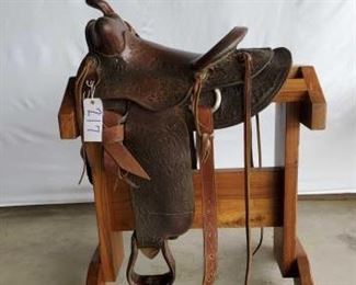 217
Vintage Buck Steiner Ranch Saddle
14" Vintage Buck Steiner Ranch Saddle, Austin Texas. Buck Steiner ranch saddle has a full rigging. Ready to ride out tomorrow. Has makers mark.