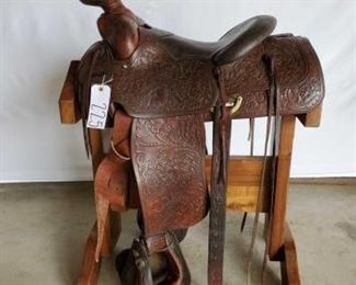 225
Vintage Western Buck & Knapp Custom Saddle
15" Vintage Western Buck & Knapp Custom Saddle-Helena, Montana. This saddle say it all ! Custom made. Has a makers mark. Stirrups are tapaderos with vintage conchos. In great using condition.