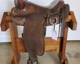 270
Vintage Cowboy Saddle
15" Vintage Cowboy Saddle. Needs some repair.