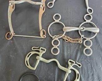 148
Five Bits of Western and English
Five Bits of Western and English. Snaffles and Curbs