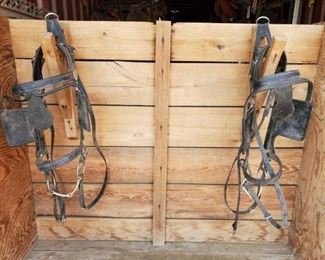 307
Two Draft Horse Bridles and Reins for a Team
Two Draft Horse Bridles for a Team
Made of black patent leather
Leather is dusty in pictures