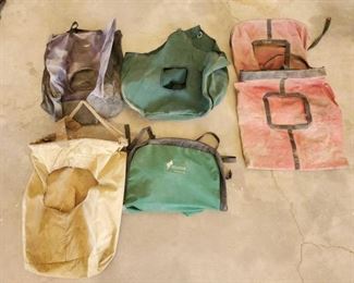 396
Lots of Feed Bags, New Tough 1 Hay Holding Bag, Corner Trailer Bag and a Brush Holder Bag
Lots of Feed Bags, New Tough 1Hay Holding Travel Bag, Corner Trailer Bag and a Brush Holder Bag
