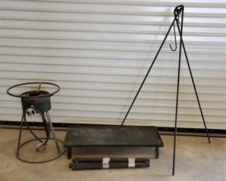 347
Cowboy Camp Cook Lot
Cook table grill 14 in x 33 in
Stove 22 in x 16 in
Over the fire camp pot holder rack