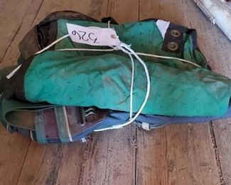 326
1-Heavy and 1- Medium Turnout Horse Blankets
1-Heavy and 1- Medium Turnout Horse Blankets
Big D size 82 and Medium Custom made saddlery size large
In good using condition just needs cleaning