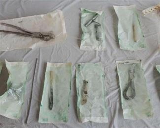 87
Miscellaneous Veterinary Tools
Mixed Lot of Veterinary Tools including: emasculator and others. See pictures for full description and condition.