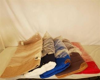 505
Five New Saddle Pads
5 Brand New Saddle Pads Still In Plastic Wrapping
30" - 1- Navy, 1-Royal Blue,1- Purple/Rust Plaid, 1-Red
1 Maytex Saddle Pad New With Tags In Plastic Wrapping