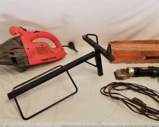 539
Portable Hanging Saddle Rack, Sunbeam Clippers and Leaf Blower
Portable Saddle Rack, Sunbeam Clippers and Leaf Blower
1- Portable Hanging Saddle Rack
1- Set Sunbeam Clipmasters Clippers Model 510 - Turns on
1- Extention Cord
1- Black & Decker Leaf Blower - Turns on