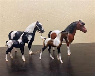 73
4-Breyer Collectable Ponies and Babies
4-Breyer Collectable Ponies and Babies
All has makers mark
All for one money