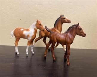 76
3-Breyer Baby Foals Collectables
3-Breyer Baby Foals Collectables
All has makers marks
All for one money