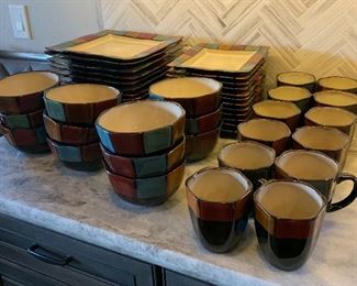 12pl set American Atelier Hopscotch Ivory Dinnerware Set