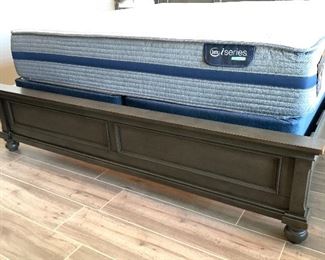 Aspen Home Oxford King Panel Bed w/ Serta i Series Hybrid Mattress 62x83x90 HxWxD