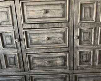 Grey Wood Weathered/Rustic Dresser	45 x 61.5 x 18.5	HxWxD
