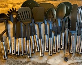 18 NexGadget Kitchen Utensil Set	