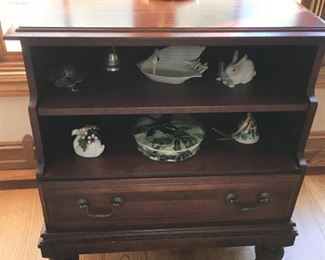 Knob Creek side table w/ drawer