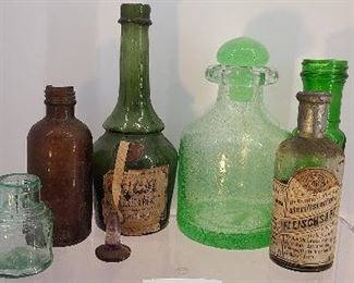 Mixed lot of antique bottles